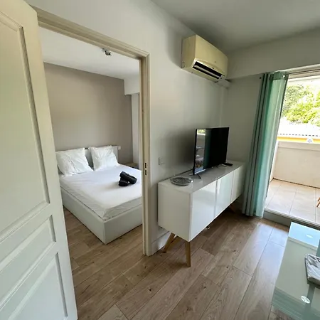 Paisible Avec Piscine 아파트 칸느